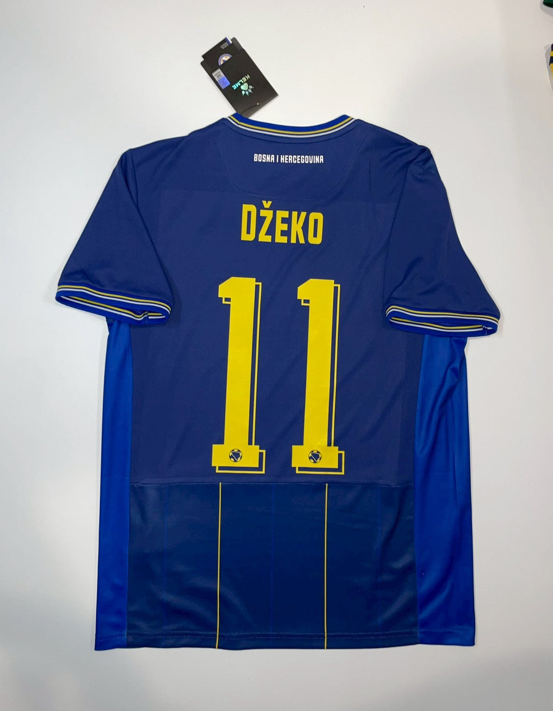 Official #11 エディン・ジェコ 2026 ボスニア・ヘルツェゴビナ代表  ホーム スタジアム半袖ユニフォーム